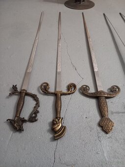 Sada šablí 5ks zo stojanom - 5