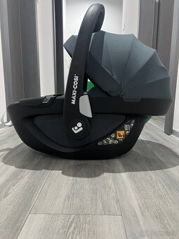 Maxi Cosi Pebble 360 + Maxi Cosi FamilyFix 360 - 5