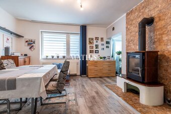 Na predaj priestranný rodinný dom s 3 podlažiami, krásnou zá - 5