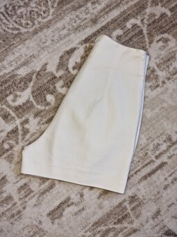 šortky s vysokým pásom XS - 5