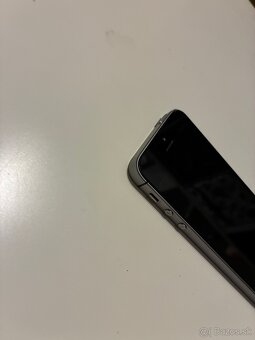 iPhone SE (2016) Space Gray 32GB - 5