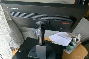 Monitor 22" Lenovo LT2252pwA, plne funkčný, bez škrabancov - 5