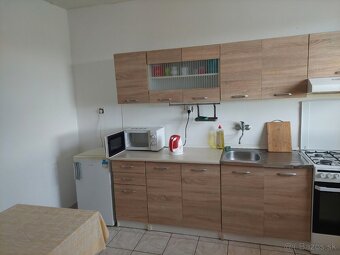 Investícia - Predám veľký RD ktorý ma zapísané 3byty na LV - 5