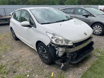 Peugeot 208 1.0i, r.2015, klima - 5
