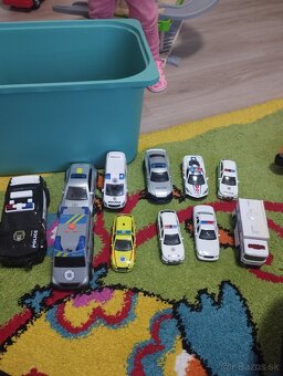 Rôzne autá, stanice - 5