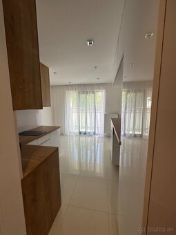 NADŠTANDARDNÁ GARZÓNKA, 25m2, NOVÝ BULVÁR-ŽILINA - 5