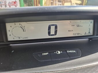 Citroën c4 1.4 benzín - 5