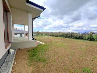 NOVOSTAVBA skoro. dokončená v obci Šišov poz.700m2 - 5