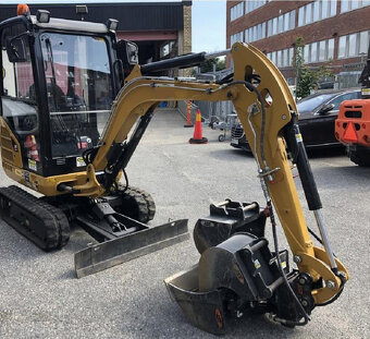 minibager 2,0t -Caterpillar 301.7D-840mth•13.8kW• - 5