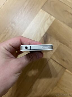 Nový Apple iPhone 4 32GB White - 5