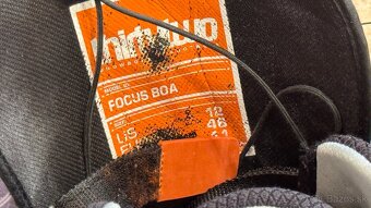 SNOWBOARDOVÉ TOPÁNKY značka THIRTY TWO, VEL. UK 10,5 - 5