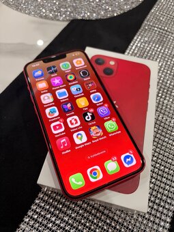 Predám iPhone 13 RED – top stav - 5