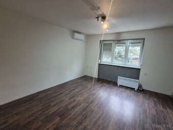 Predám 3 iz. byt na ul. Priateľstva v Komárne - 5