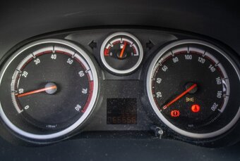 Predám OPEL CORSA - 5