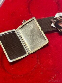 starozitny strieborný medailon ,na foto - 5