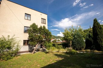 Radvaň /Obchodný priestor/ kancelaria/ dom s veľkým pozemkom - 5