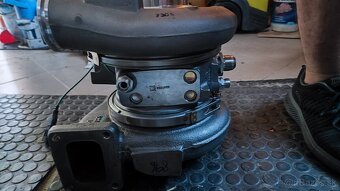 Predám turbo IVECO TRAKKER - 5