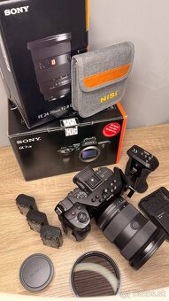 Sony A7S III + 24-70mm f/2.8 GM II + klietka, 4 batérie, Nis - 5