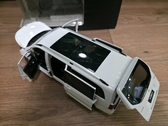 Mercedes Benz V-Klasse Model 1:18 - 5