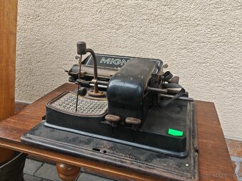 Starožitný písací stroj - 5