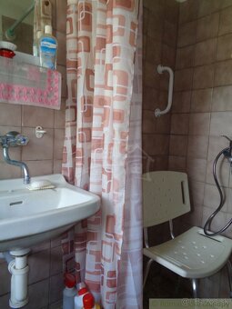 ZNÍŽENÁ CENA Dvojgeneračný dom v príjemnej dedinke blízk - 5
