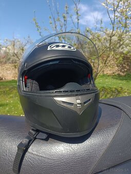 Prilba na motorku - 5