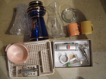 nádoby, vázy a iuné - 5