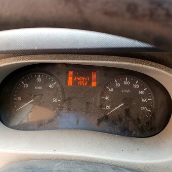 Renault Master, 2,5l, výkon 74 kW, r.v. 2008 - 5