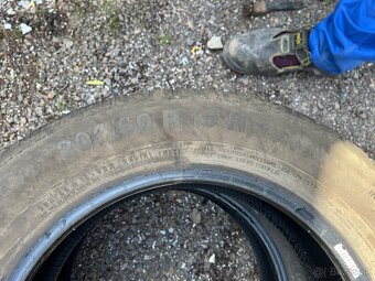 Predám 2ks letné pneu Continental 205/60 R16 - 5