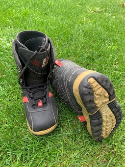 Predám snowboard a topánky - 5