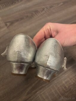 Trblietavé dievčenské lodičky - 5