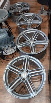 Audi Pompei 5x112 r19 ET35 8,5J - 5