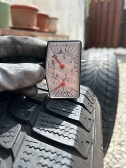 Dve zimné pneumatiky BRIDGESTONE - 5