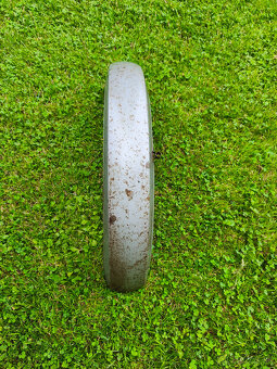 Přední blatník ČZ 175/477, 125/476  - ULOŽENKA - 5