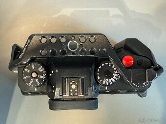 Fujifilm X-T4 + Fujifilm battery grip+ 2x smallrig klietka - 5