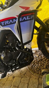 Honda transalp 750 - 5