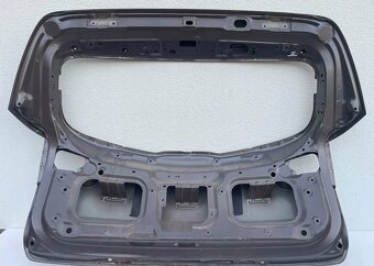 Kia Sportage III 3 2010- 5. Piate kufrové dvere kufor - 5