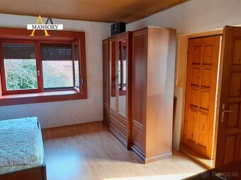 Na predaj väčší rodinný dom/chalupa na pozemku 2591 m2 v obc - 5