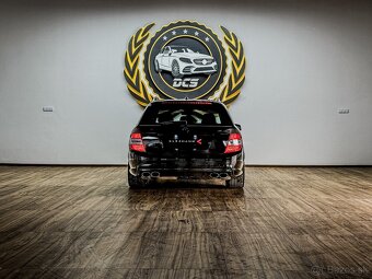Mercedes-Benz C trieda Kombi 63 AMG Performance - 5
