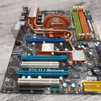 Predám MSI P7N SLI Platinum  + Q6600 - 5