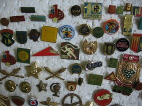 Ponuka: zbierka starých rôznych odznakov 1 (pozri fotky): - 5