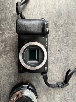Sony A6000 + (16–50mm a 55–210mm), púzdro LowePro - 5