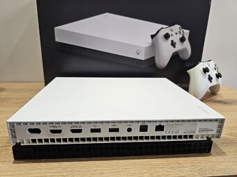 XBOX ONE X - White limited edition - 5