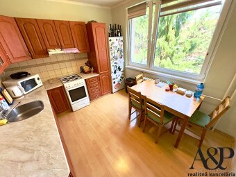 NA PREDAJ 2 IZB. BYT PREROBENÝ NA 3 IZB., 64M2, ŠTEFÁNIKOVA - 5