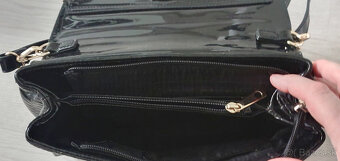 Elegantná čierna kabelka - 5