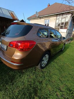 Opel Astra st j - 5