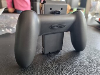 Nintendo Switch nabíjačka a holder - 5
