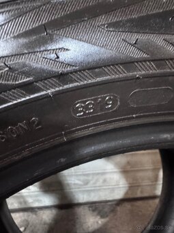 225/55R18 102H - 5