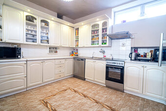 Na predaj dva rodinné domy na jednom pozemku v Krásnohorskom - 5