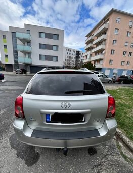 Toyota Avensis Combi - 5